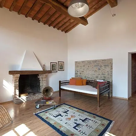 Fabro Scalo Sleeps 18 Pool Wifi