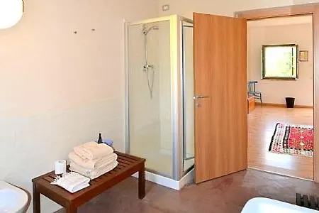 Fabro Scalo Sleeps 18 Pool Wifi Villa